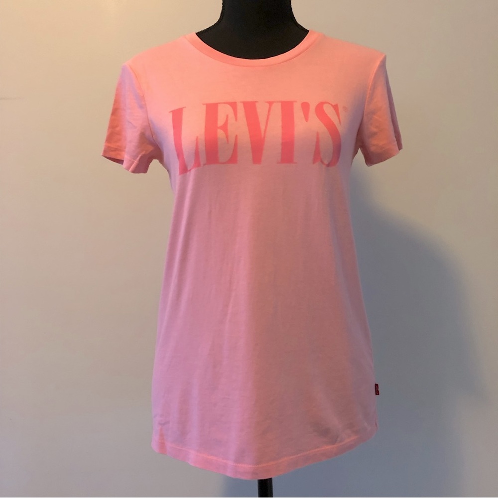 Women’s Levis Pink Logo short sleeve t-shirt size XS